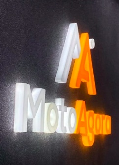 Letras caixa iluminadas com LED em vitrine, acabamento volumétrico para marca em destaque